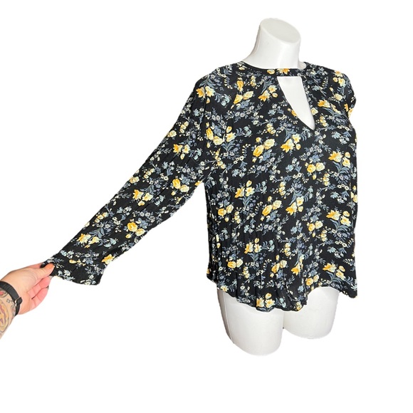 American Eagle Floral Keyhole Peasant Top size XL - Picture 7 of 16